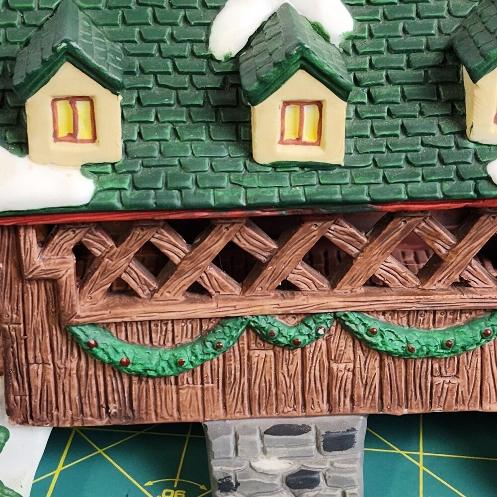 Dickens Collectables Towne Series 1842 Covered Bridge 1996 - Picture 8 of 10